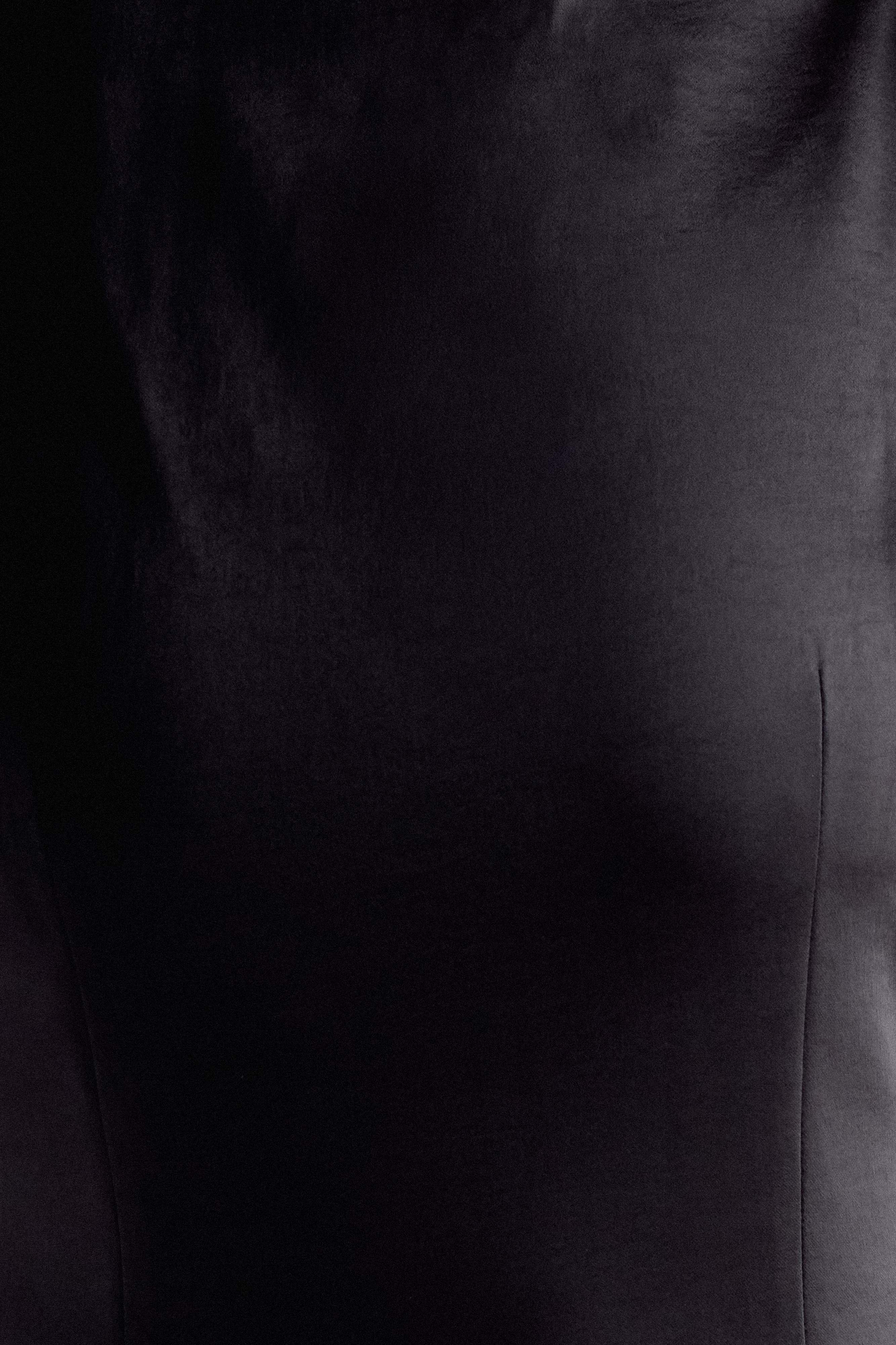 Lilly Sweetheart Satin Maxi Dress - Black