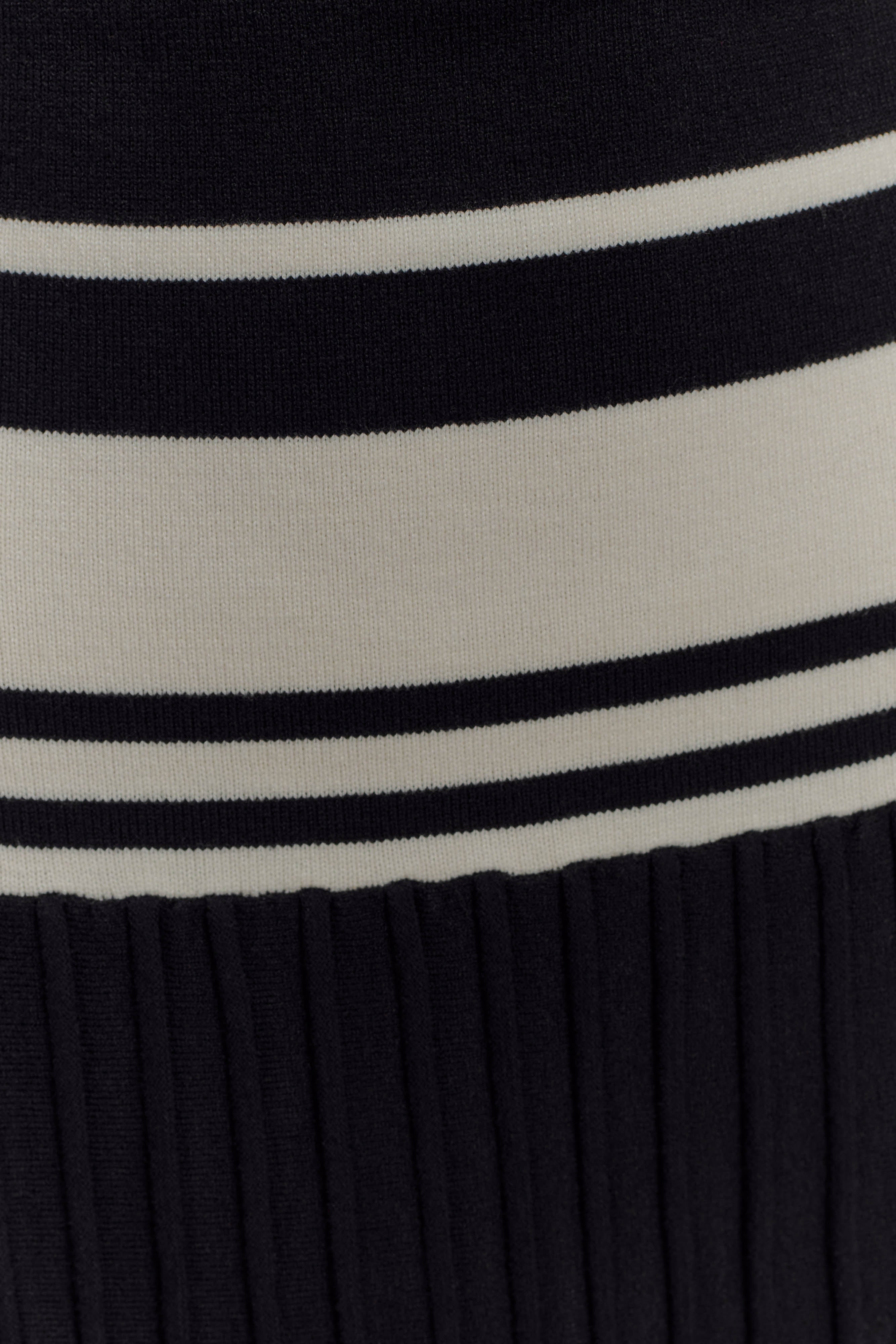 Solaris Strapless Contrast Knit Maxi Dress - Black/White