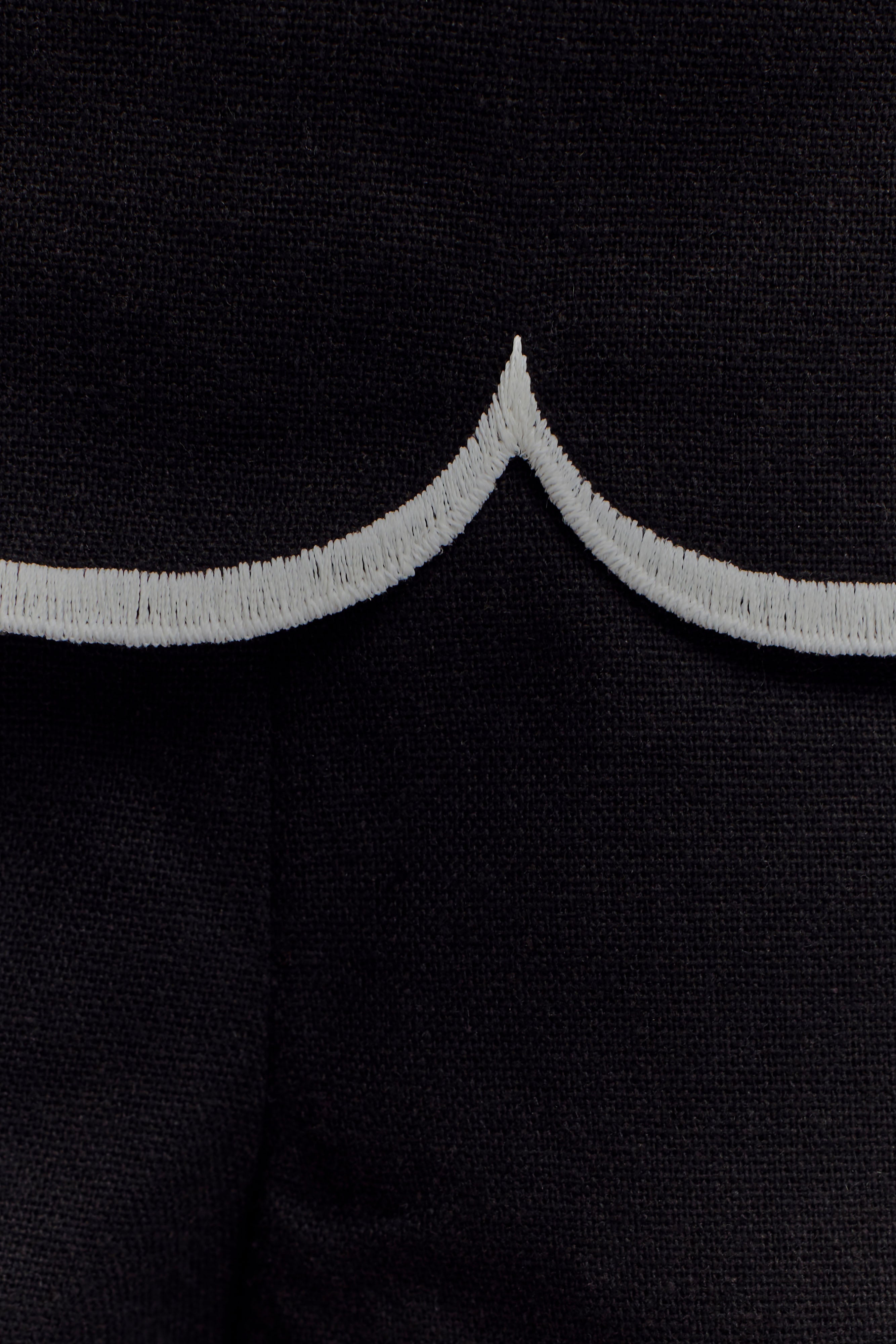 Judith Strapless Scallop Top - Black